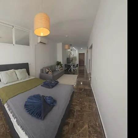 Tao Center With Fee Wifi And Air Con By Namaste Elite Torremolinos
