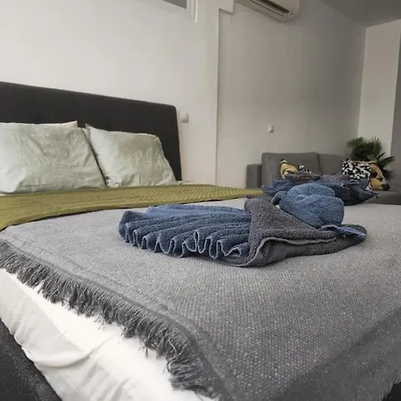 Tao Center With Fee Wifi And Air Con By Namaste Elite